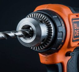 Black+Decker BDCHD18K mandril portabrocas 10mm detalle